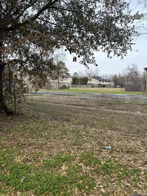 8271 Stern Ave, Baton Rouge, LA 70820