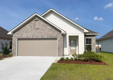 28246 Moreau Dr, Denham Springs, LA 70726