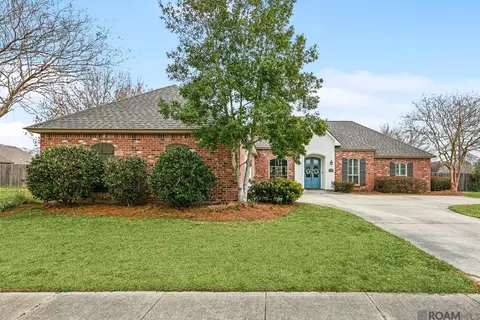8304 Oakley Dr, Zachary, LA 70791