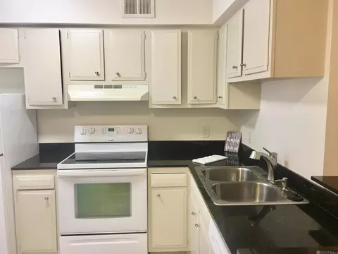 2100 College # 97, Baton Rouge, LA 70808