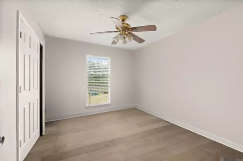 Bedroom - 29160 Peggy Dr, Walker, LA 70785 photo 3 of 3