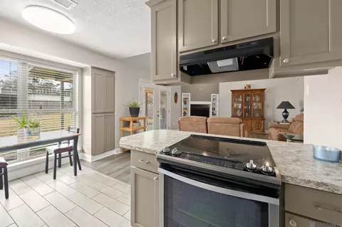 Kitchen - 29160 Peggy Dr, Walker, LA 70785 photo 2 of 2