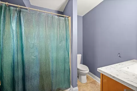 Bath - 29160 Peggy Dr, Walker, LA 70785 photo 1 of 3