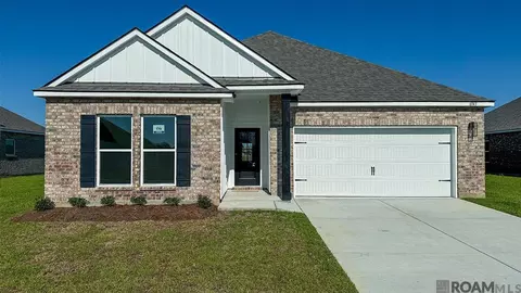 6943 Midway St, Zachary, LA 70791