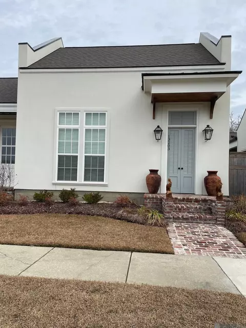 13203 Magnolia Square Dr, Baton Rouge, LA 70818