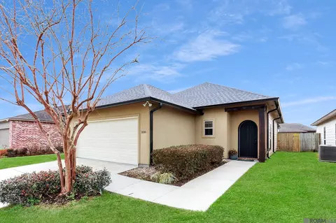 1690 Seville Dr, Saint Gabriel, LA 70776