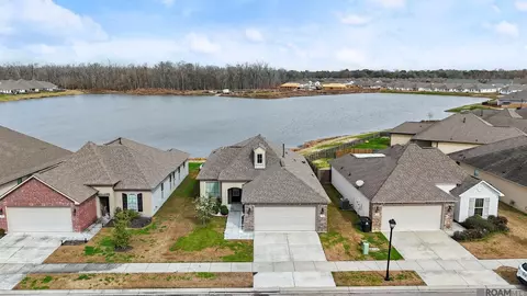 7853 W Pelican Lakes Ave, Baton Rouge, LA 70820