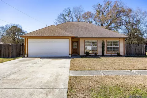 12101 Strauss Dr, Baton Rouge, LA 70811