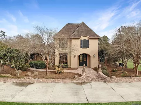 12395 Pendarvis Ln, Walker, LA 70785
