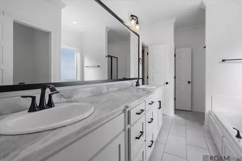 Bath - 12760 Jaden Dr, Walker, LA 70785 photo 1 of 2