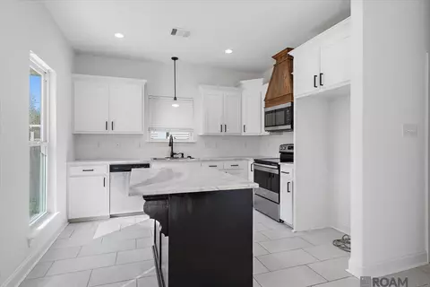 Kitchen - 12760 Jaden Dr, Walker, LA 70785 photo 3 of 3