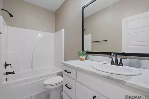 Bath - 12760 Jaden Dr, Walker, LA 70785 photo 2 of 2