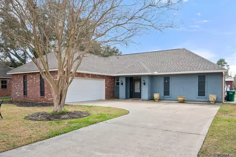 1643 Orleans Quarters Dr, Brusly, LA 70719