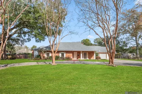 3847 Broussard St, Baton Rouge, LA 70808