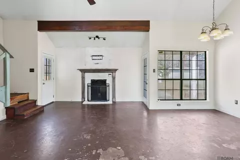 Living - 33300 Nancy Dr, Walker, LA 70785 photo 3 of 3