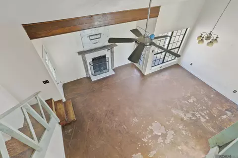 Living - 33300 Nancy Dr, Walker, LA 70785 photo 2 of 3