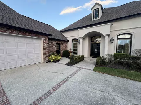 18404 Lake Harbor Ln, Prairieville, LA 70769