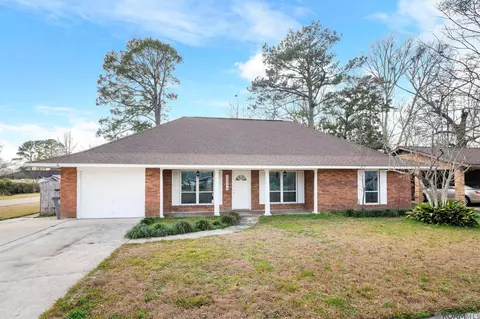 13546 E Jolissaint Dr, Baton Rouge, LA 70810