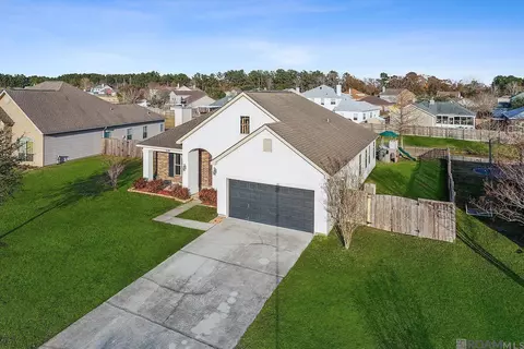 306 Penn Mill Lakes Blvd, Covington, LA 70435