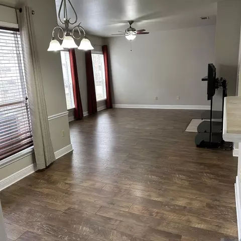 5149 Nicholson Dr # 77, Baton Rouge, LA 70820