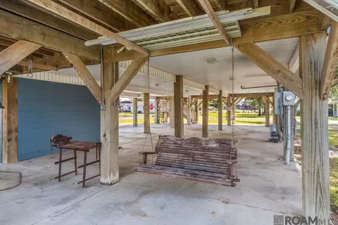 Exterior - 207 Hebert St, Lake Charles, LA 70607 photo 3 of 8