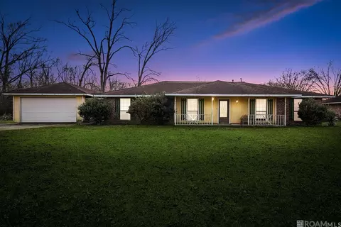 37261 Cornerview Rd, Geismar, LA 70734