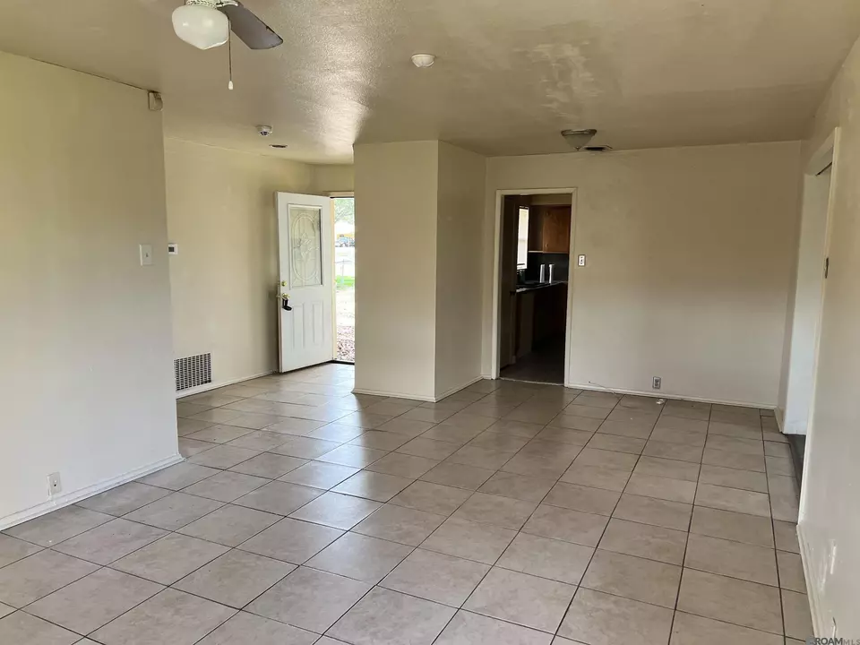 8745 Syble Dr, Baton Rouge, LA 70814 photo 4