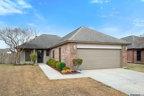 2832 Nicholson Lake Dr, Baton Rouge, LA 70810