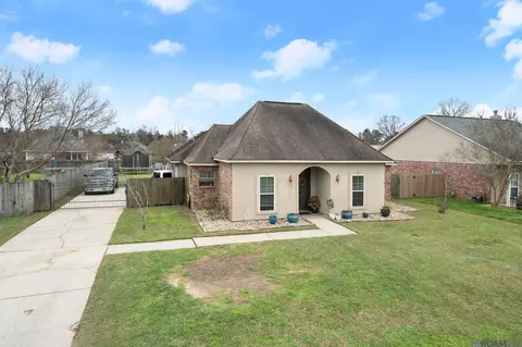 32789 Hemingway Ave, Denham Springs, LA 70706