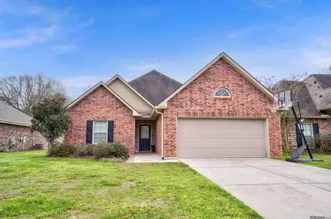13482 Autumn Run Dr, Walker, LA 70785