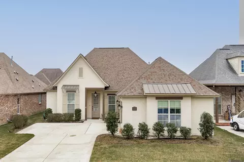 2934 Meadow Grove Ave, Zachary, LA 70791