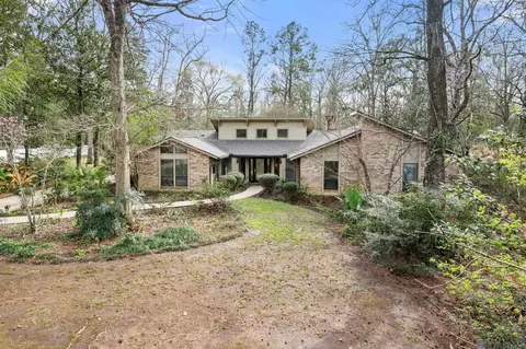 5113 Woodlake Dr, Baton Rouge, LA 70817