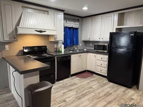 15045 E Beaver Dr, Pride, LA 70770