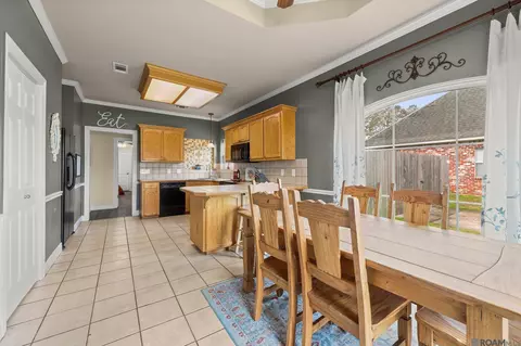 9230 Mason Dr, Denham Springs, LA 70726