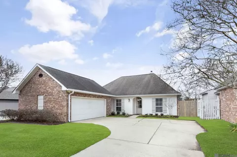 18641 W Lake Terrace Dr, Baton Rouge, LA 70817