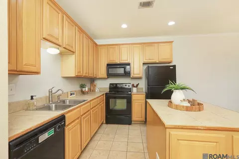 4000 Lake Beau Pre # 59, Baton Rouge, LA 70820