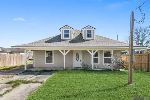 842 N 12th, Port Allen, LA 70767