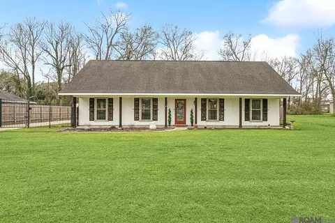 7549 Woods Edge Dr, Baton Rouge, LA 70818
