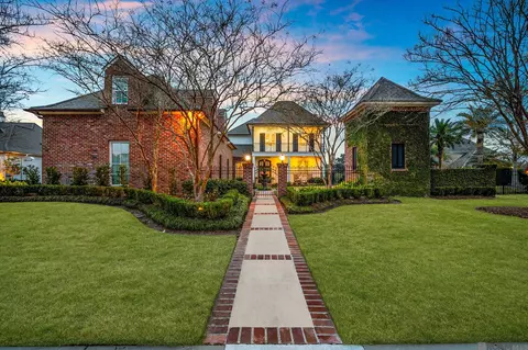 15310 Honors Court Dr, Baton Rouge, LA 70810