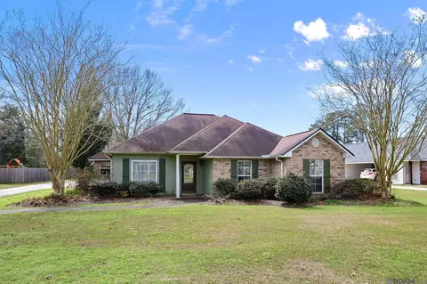 7480 Sage Meadow Dr, Denham Springs, LA 70726