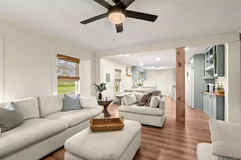 32835 Walker North Rd, Walker, LA 70785 photo 2
