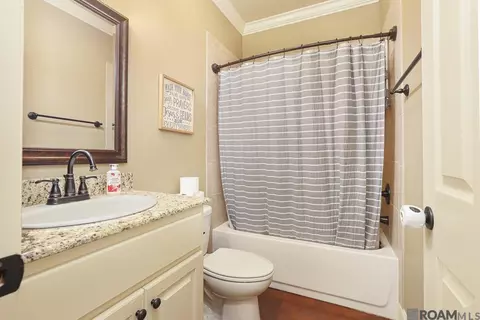Bath - 13275 Brookcrest Dr, Walker, LA 70785 photo 4 of 4