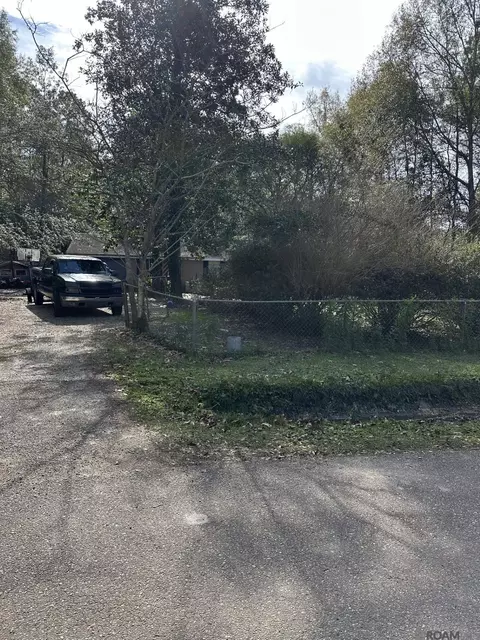 1800 Pineview Rd, Mandeville, LA 70471 photo 2