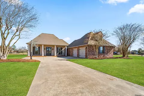 3166 Prestwick Ct, Zachary, LA 70791