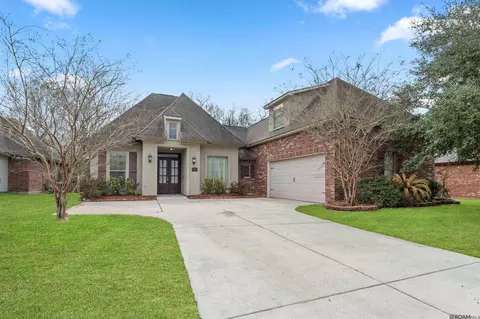 2594 Pine Thicket Ave, Zachary, LA 70791
