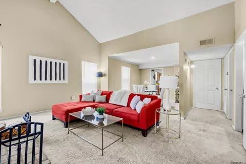 8155 Jefferson Hwy # 207, Baton Rouge, LA 70809