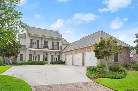 8868 Phaeton Crossing Dr, Baton Rouge, LA 70817