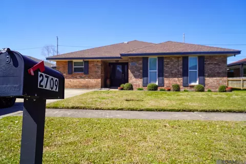 2709 Cambridge Dr, Laplace, LA 70068