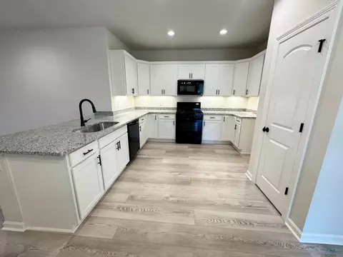 Kitchen - 32556 White Bloom Ln, Walker, LA 70785 photo 1 of 4