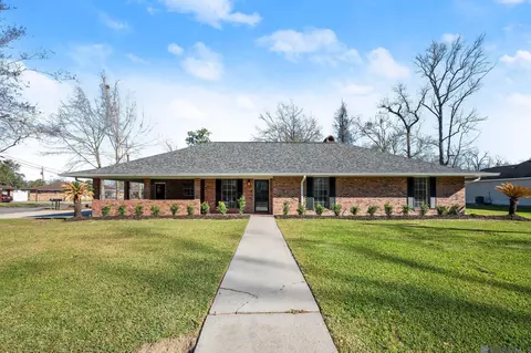 606 E Neal St, Gonzales, LA 70737
